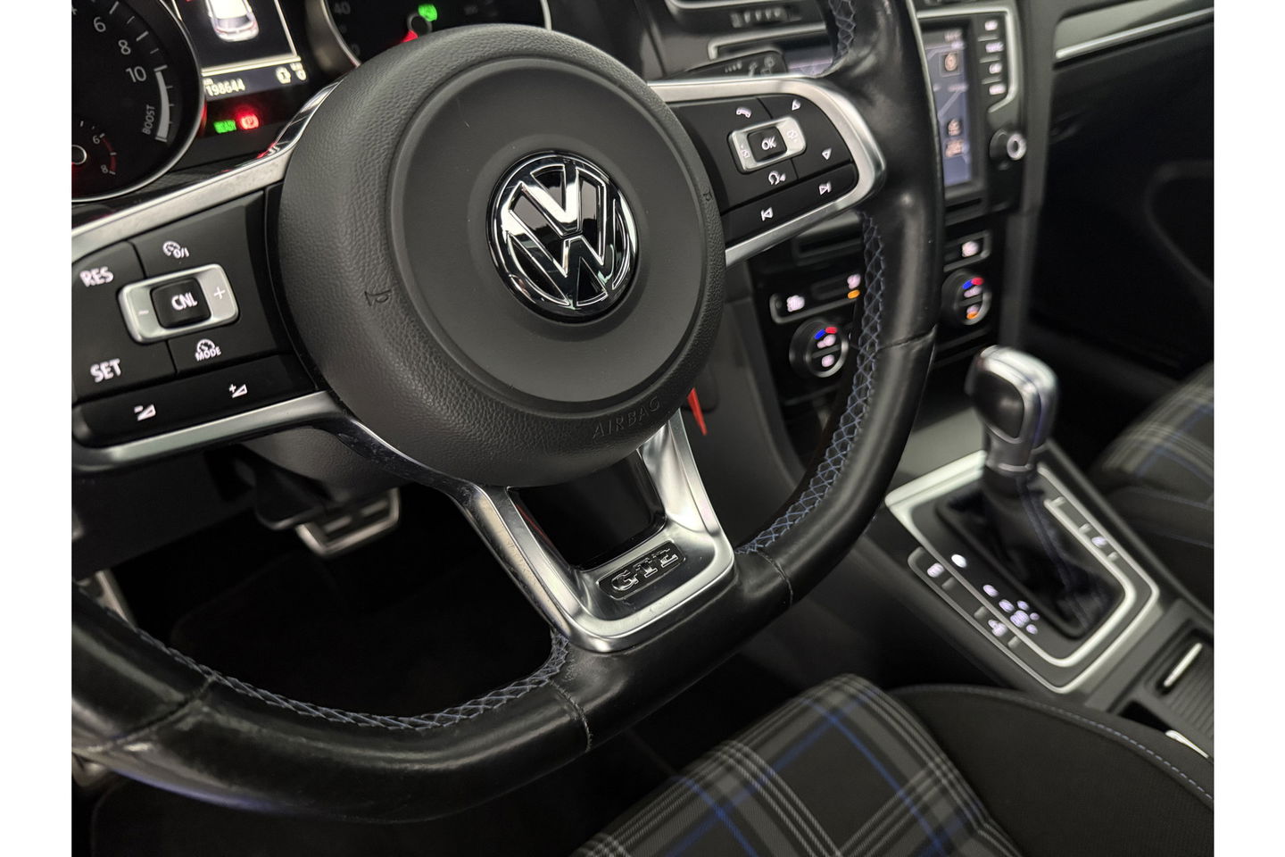 Volkswagen Golf 1.4 TSI GTE 225PK Hybride DSG Pano LED Trekhaak Clima Cruise Navi 18"LMV