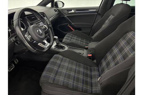 Volkswagen Golf 1.4 TSI GTE 225PK Hybride DSG Pano LED Trekhaak Clima Cruise Navi 18"LMV