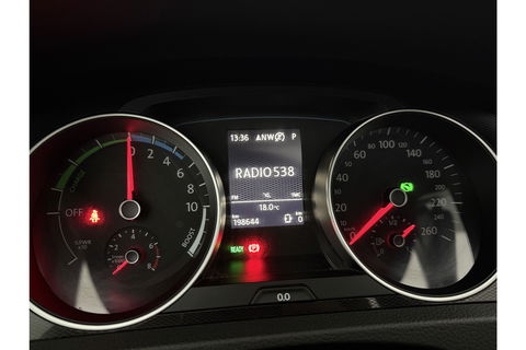 Volkswagen Golf 1.4 TSI GTE 225PK Hybride DSG Pano LED Trekhaak Clima Cruise Navi 18"LMV
