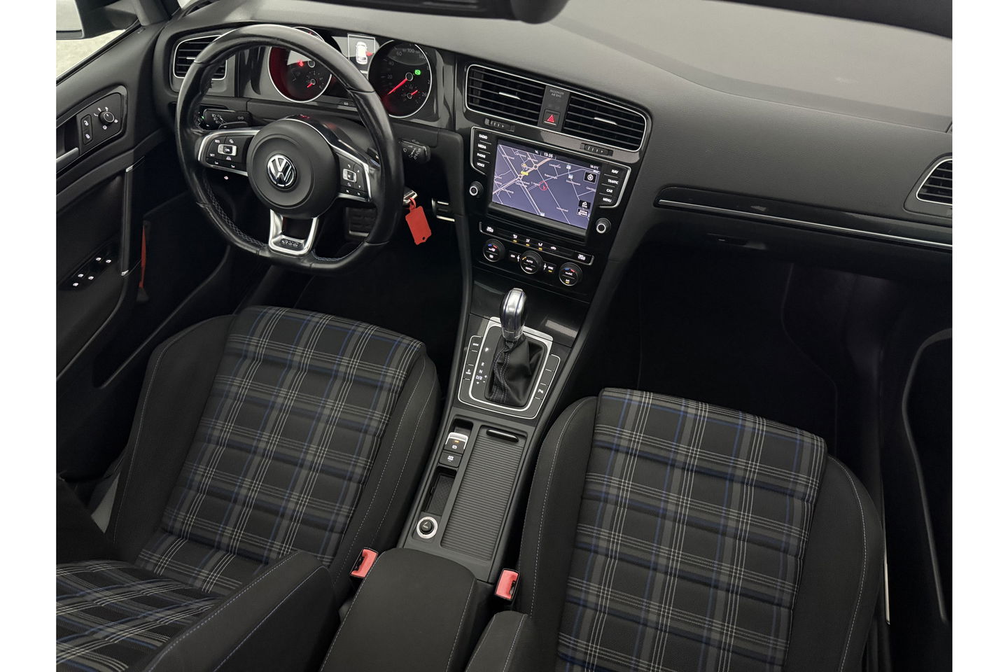 Volkswagen Golf 1.4 TSI GTE 225PK Hybride DSG Pano LED Trekhaak Clima Cruise Navi 18"LMV