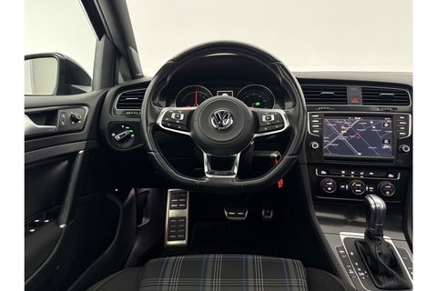 Volkswagen Golf 1.4 TSI GTE 225PK Hybride DSG Pano LED Trekhaak Clima Cruise Navi 18"LMV