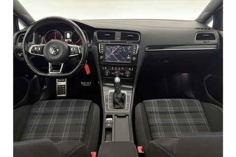 Volkswagen Golf 1.4 TSI GTE 225PK Hybride DSG Pano LED Trekhaak Clima Cruise Navi 18"LMV