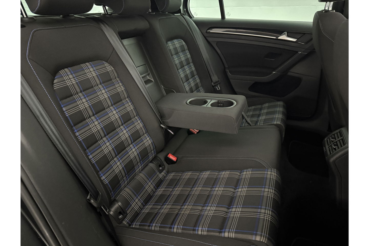 Volkswagen Golf 1.4 TSI GTE 225PK Hybride DSG Pano LED Trekhaak Clima Cruise Navi 18"LMV