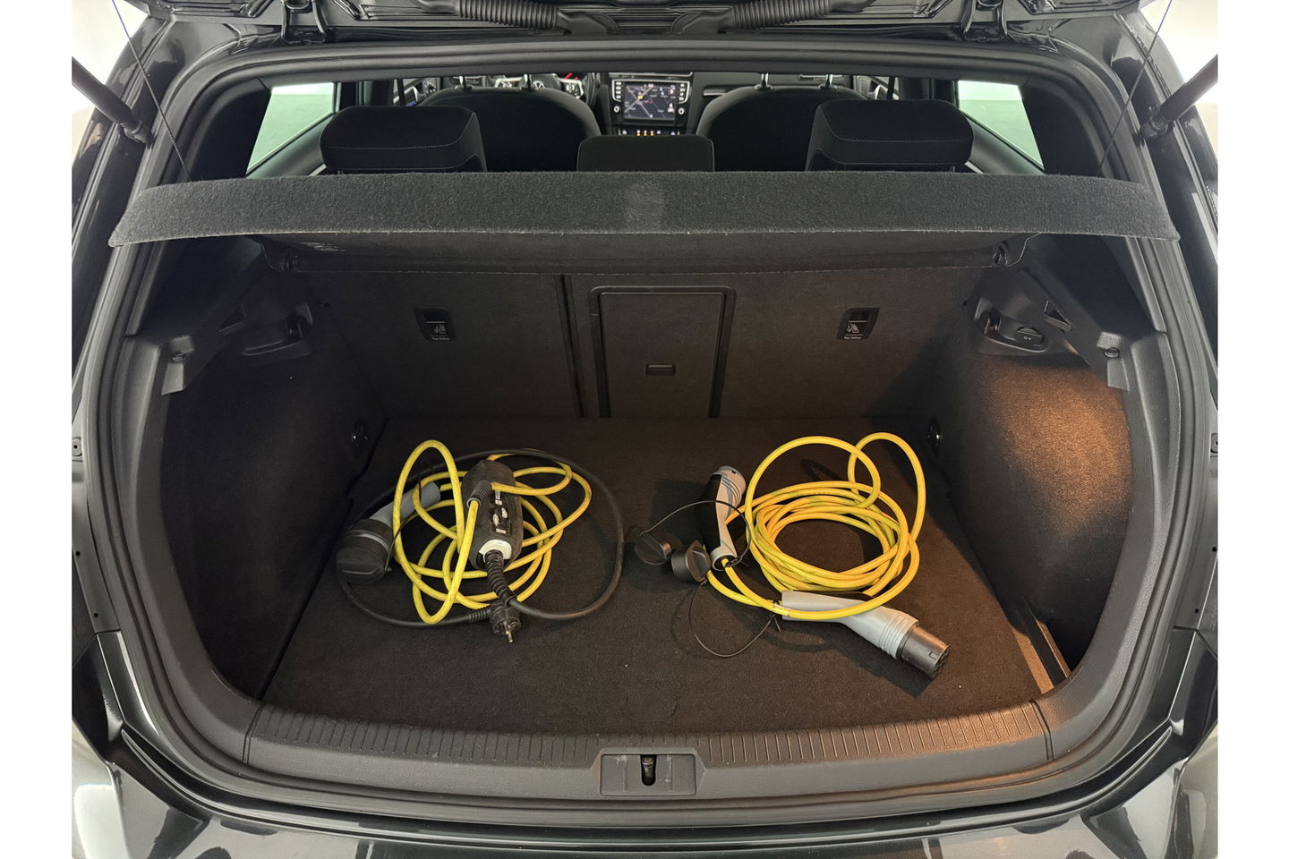 Volkswagen Golf 1.4 TSI GTE 225PK Hybride DSG Pano LED Trekhaak Clima Cruise Navi 18"LMV