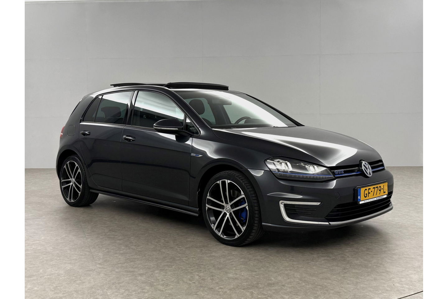Volkswagen Golf 1.4 TSI GTE 225PK Hybride DSG Pano LED Trekhaak Clima Cruise Navi 18"LMV