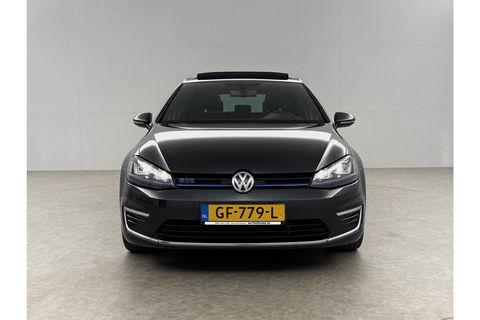 Volkswagen Golf 1.4 TSI GTE 225PK Hybride DSG Pano LED Trekhaak Clima Cruise Navi 18"LMV