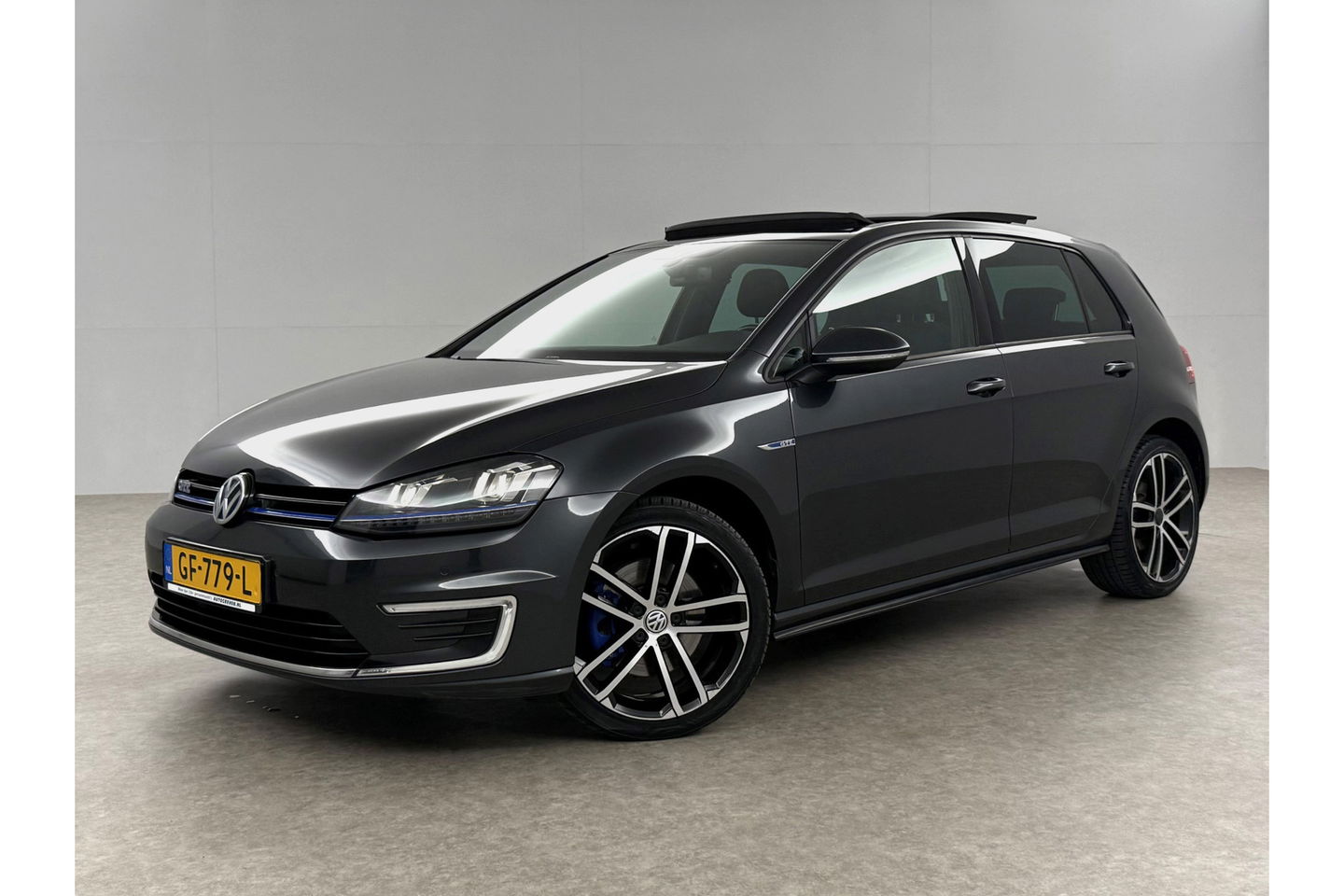 Volkswagen Golf 1.4 TSI GTE 225PK Hybride DSG Pano LED Trekhaak Clima Cruise Navi 18"LMV
