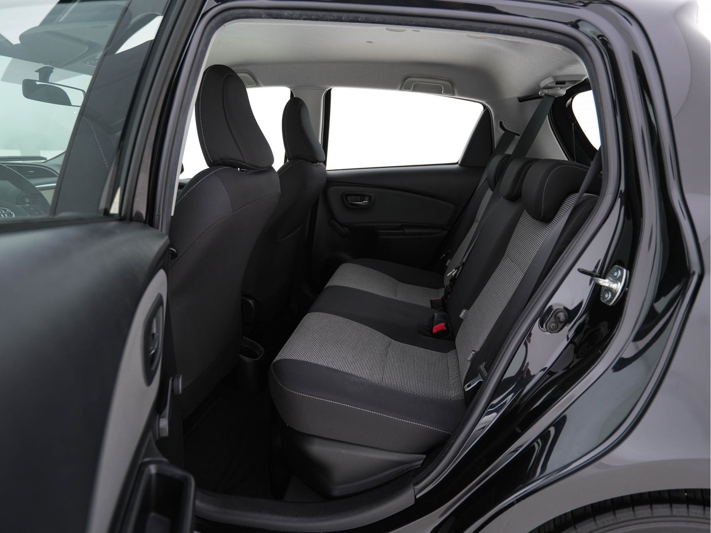Toyota Yaris 1.5 Hybrid Aspiration Aut. *ECC | HEATED-SEATS | CAMERA | COMFORT-SEATS*