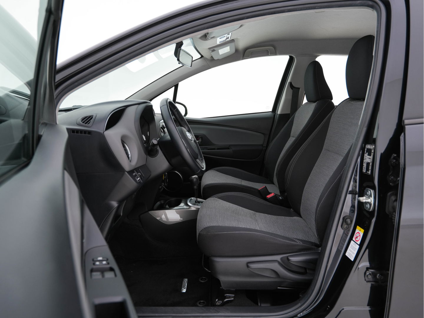Toyota Yaris 1.5 Hybrid Aspiration Aut. *ECC | HEATED-SEATS | CAMERA | COMFORT-SEATS*