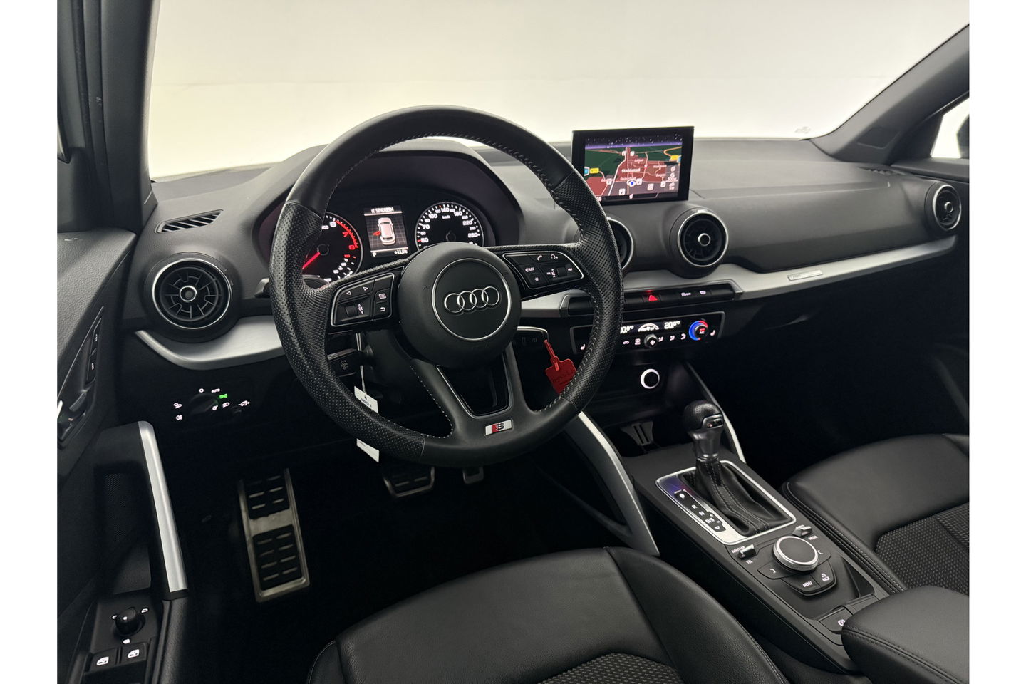 Audi Q2 35 TFSI CoD Sport S-line 150PK Clima Cruise Navi LED PDC 17''LMV