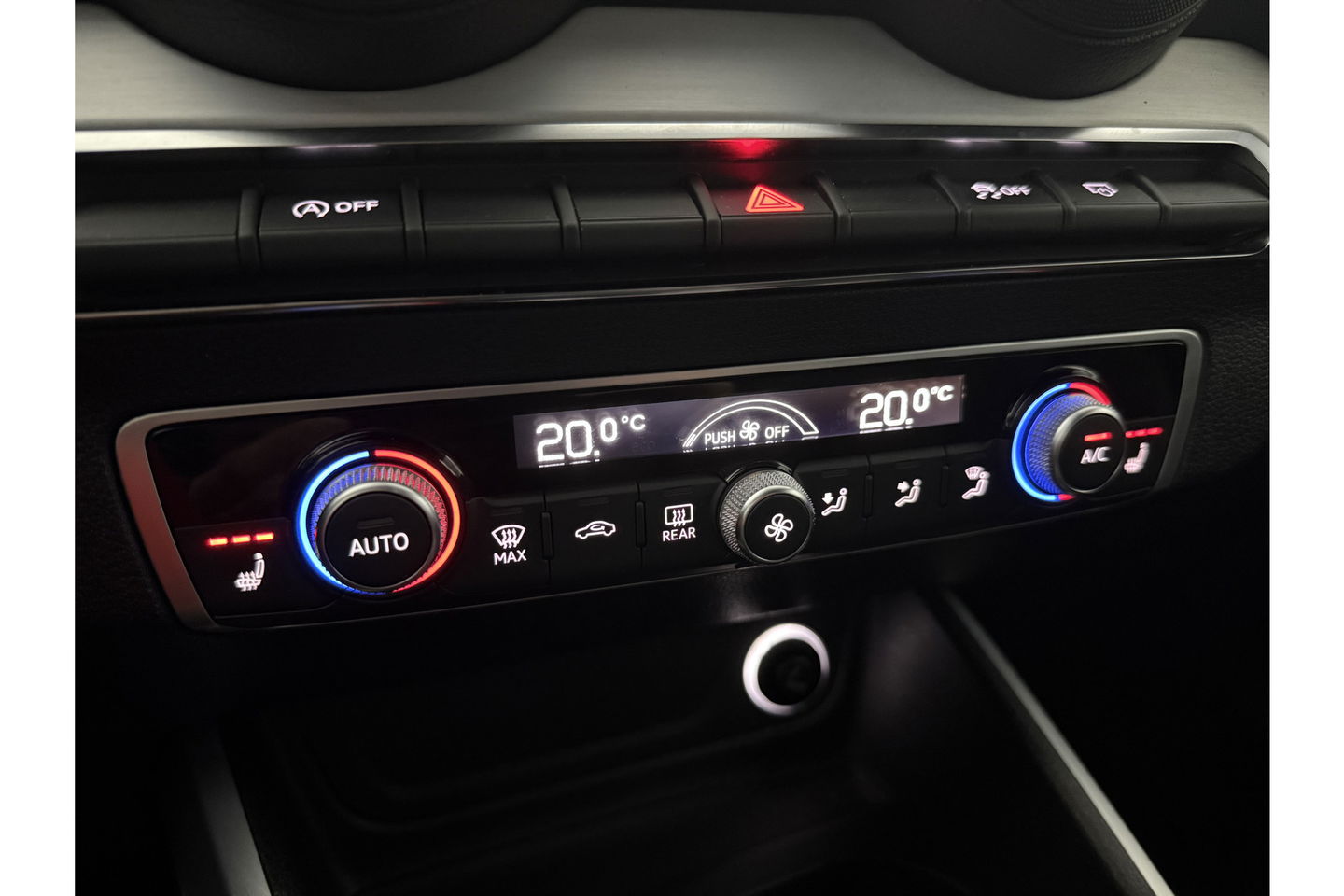Audi Q2 35 TFSI CoD Sport S-line 150PK Clima Cruise Navi LED PDC 17''LMV