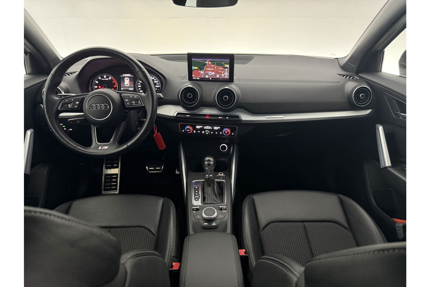 Audi Q2 35 TFSI CoD Sport S-line 150PK Clima Cruise Navi LED PDC 17''LMV