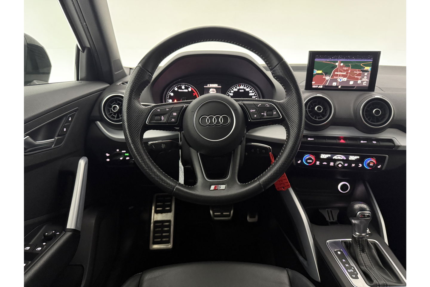 Audi Q2 35 TFSI CoD Sport S-line 150PK Clima Cruise Navi LED PDC 17''LMV