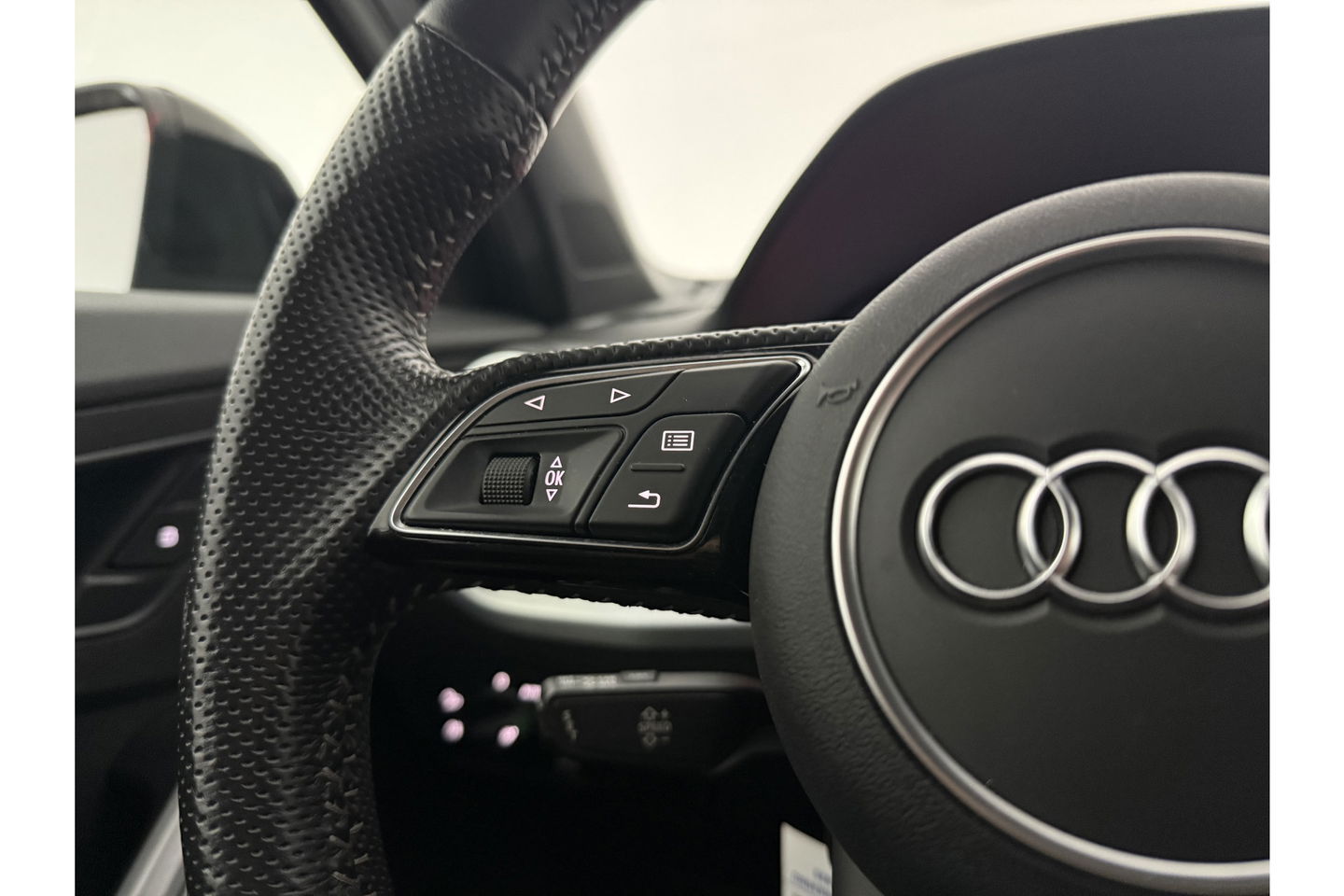 Audi Q2 35 TFSI CoD Sport S-line 150PK Clima Cruise Navi LED PDC 17''LMV