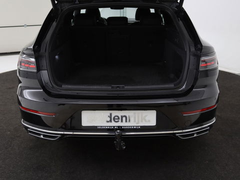 Volkswagen Arteon Shooting Brake 1.4 TSI eHybrid R-Line | Trekhaak | Stoelverwarming | Carplay | Leder/Alcantara | Adaptive cruise | Achterbankverwarming | Camera | Navigatie | Half leder