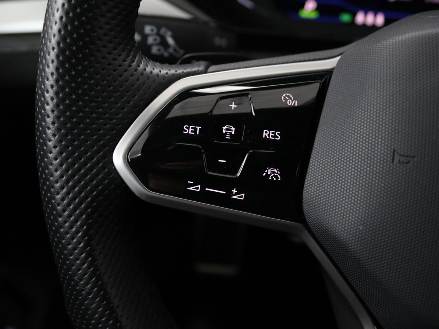 Volkswagen Arteon Shooting Brake 1.4 TSI eHybrid R-Line | Trekhaak | Stoelverwarming | Carplay | Leder/Alcantara | Adaptive cruise | Achterbankverwarming | Camera | Navigatie | Half leder
