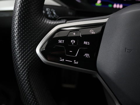 Volkswagen Arteon Shooting Brake 1.4 TSI eHybrid R-Line | Trekhaak | Stoelverwarming | Carplay | Leder/Alcantara | Adaptive cruise | Achterbankverwarming | Camera | Navigatie | Half leder
