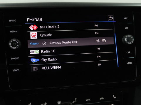 Volkswagen Arteon Shooting Brake 1.4 TSI eHybrid R-Line | Trekhaak | Stoelverwarming | Carplay | Leder/Alcantara | Adaptive cruise | Achterbankverwarming | Camera | Navigatie | Half leder