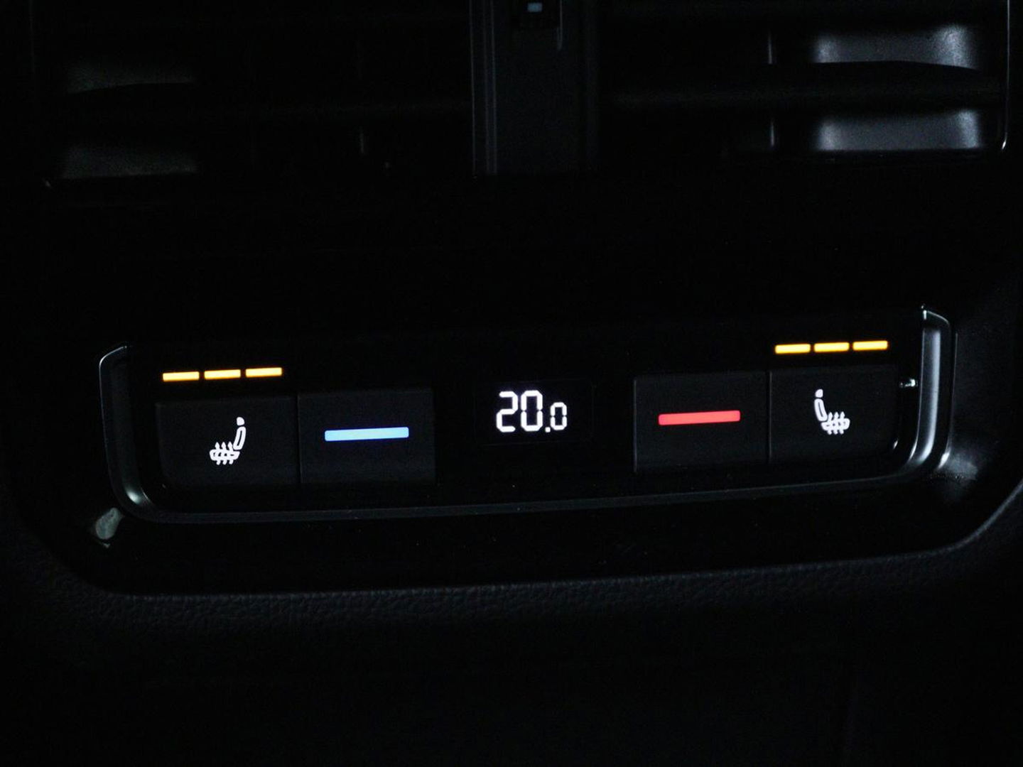 Volkswagen Arteon Shooting Brake 1.4 TSI eHybrid R-Line | Trekhaak | Stoelverwarming | Carplay | Leder/Alcantara | Adaptive cruise | Achterbankverwarming | Camera | Navigatie | Half leder