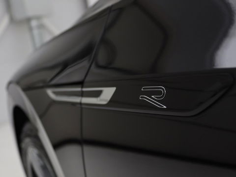 Volkswagen Arteon Shooting Brake 1.4 TSI eHybrid R-Line | Trekhaak | Stoelverwarming | Carplay | Leder/Alcantara | Adaptive cruise | Achterbankverwarming | Camera | Navigatie | Half leder