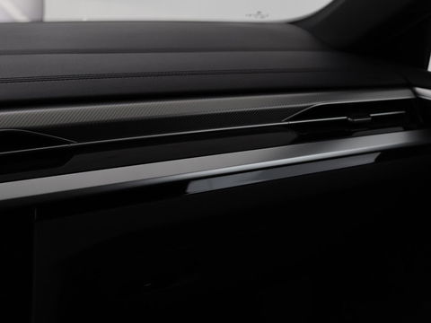 Volkswagen Arteon Shooting Brake 1.4 TSI eHybrid R-Line | Trekhaak | Stoelverwarming | Carplay | Leder/Alcantara | Adaptive cruise | Achterbankverwarming | Camera | Navigatie | Half leder