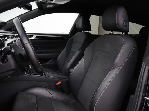 Volkswagen Arteon Shooting Brake 1.4 TSI eHybrid R-Line | Trekhaak | Stoelverwarming | Carplay | Leder/Alcantara | Adaptive cruise | Achterbankverwarming | Camera | Navigatie | Half leder