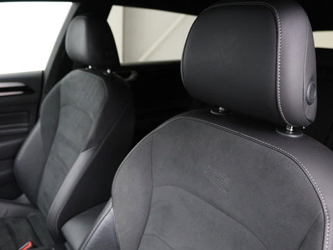 Volkswagen Arteon Shooting Brake 1.4 TSI eHybrid R-Line | Trekhaak | Stoelverwarming | Carplay | Leder/Alcantara | Adaptive cruise | Achterbankverwarming | Camera | Navigatie | Half leder