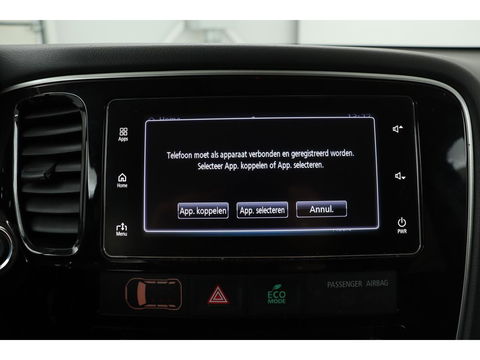 Mitsubishi Outlander 2.0 PHEV Pure | Trekhaak | Carplay | Camera | Half leder | Keyless | Climate control | Cruise control