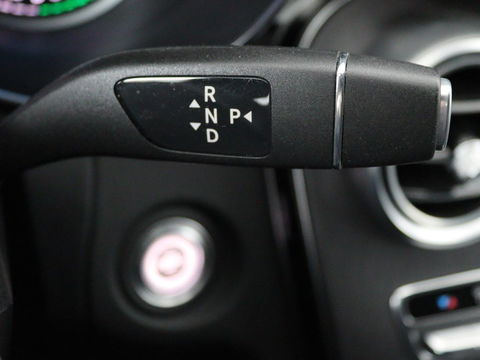 Mercedes-Benz C-Klasse 300e AMG Night | Adaptive cruise | Stoelverwarming | Carplay | Leder/Alcantara | Camera | Navigatie | Full LED