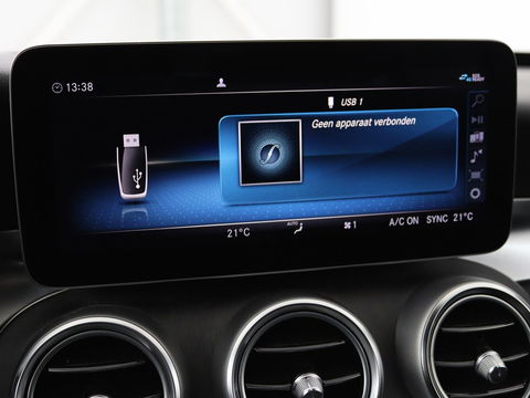 Mercedes-Benz C-Klasse 300e AMG Night | Adaptive cruise | Stoelverwarming | Carplay | Leder/Alcantara | Camera | Navigatie | Full LED