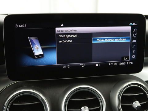 Mercedes-Benz C-Klasse 300e AMG Night | Adaptive cruise | Stoelverwarming | Carplay | Leder/Alcantara | Camera | Navigatie | Full LED