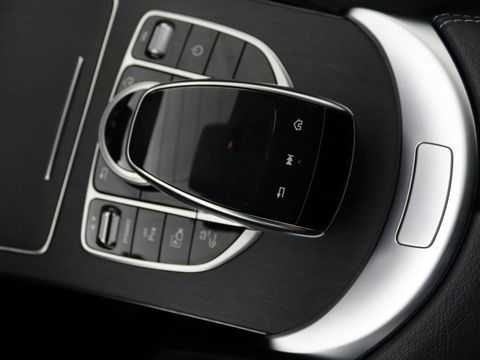 Mercedes-Benz C-Klasse 300e AMG Night | Adaptive cruise | Stoelverwarming | Carplay | Leder/Alcantara | Camera | Navigatie | Full LED