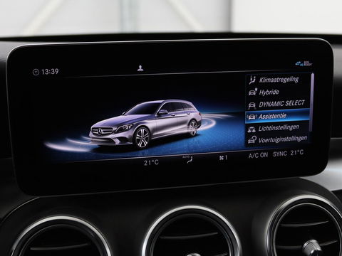 Mercedes-Benz C-Klasse 300e AMG Night | Adaptive cruise | Stoelverwarming | Carplay | Leder/Alcantara | Camera | Navigatie | Full LED