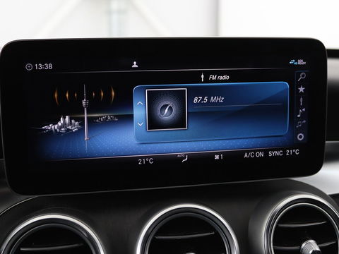 Mercedes-Benz C-Klasse 300e AMG Night | Adaptive cruise | Stoelverwarming | Carplay | Leder/Alcantara | Camera | Navigatie | Full LED