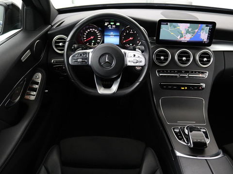 Mercedes-Benz C-Klasse 300e AMG Night | Adaptive cruise | Stoelverwarming | Carplay | Leder/Alcantara | Camera | Navigatie | Full LED