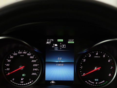 Mercedes-Benz C-Klasse 300e AMG Night | Adaptive cruise | Stoelverwarming | Carplay | Leder/Alcantara | Camera | Navigatie | Full LED