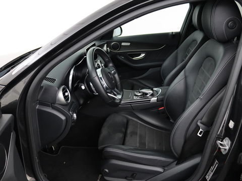 Mercedes-Benz C-Klasse 300e AMG Night | Adaptive cruise | Stoelverwarming | Carplay | Leder/Alcantara | Camera | Navigatie | Full LED