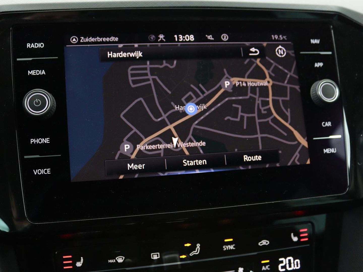 Volkswagen Passat 2.0 TDI Comfort Business | Stoelverwarming | Camera | Adaptive cruise | Carplay | Massage | Navigatie | Full LED | Parkeerhulp