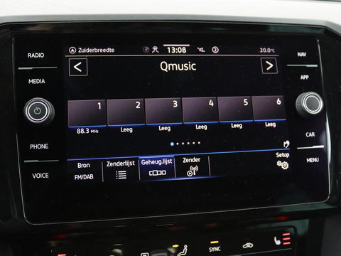 Volkswagen Passat 2.0 TDI Comfort Business | Stoelverwarming | Camera | Adaptive cruise | Carplay | Massage | Navigatie | Full LED | Parkeerhulp