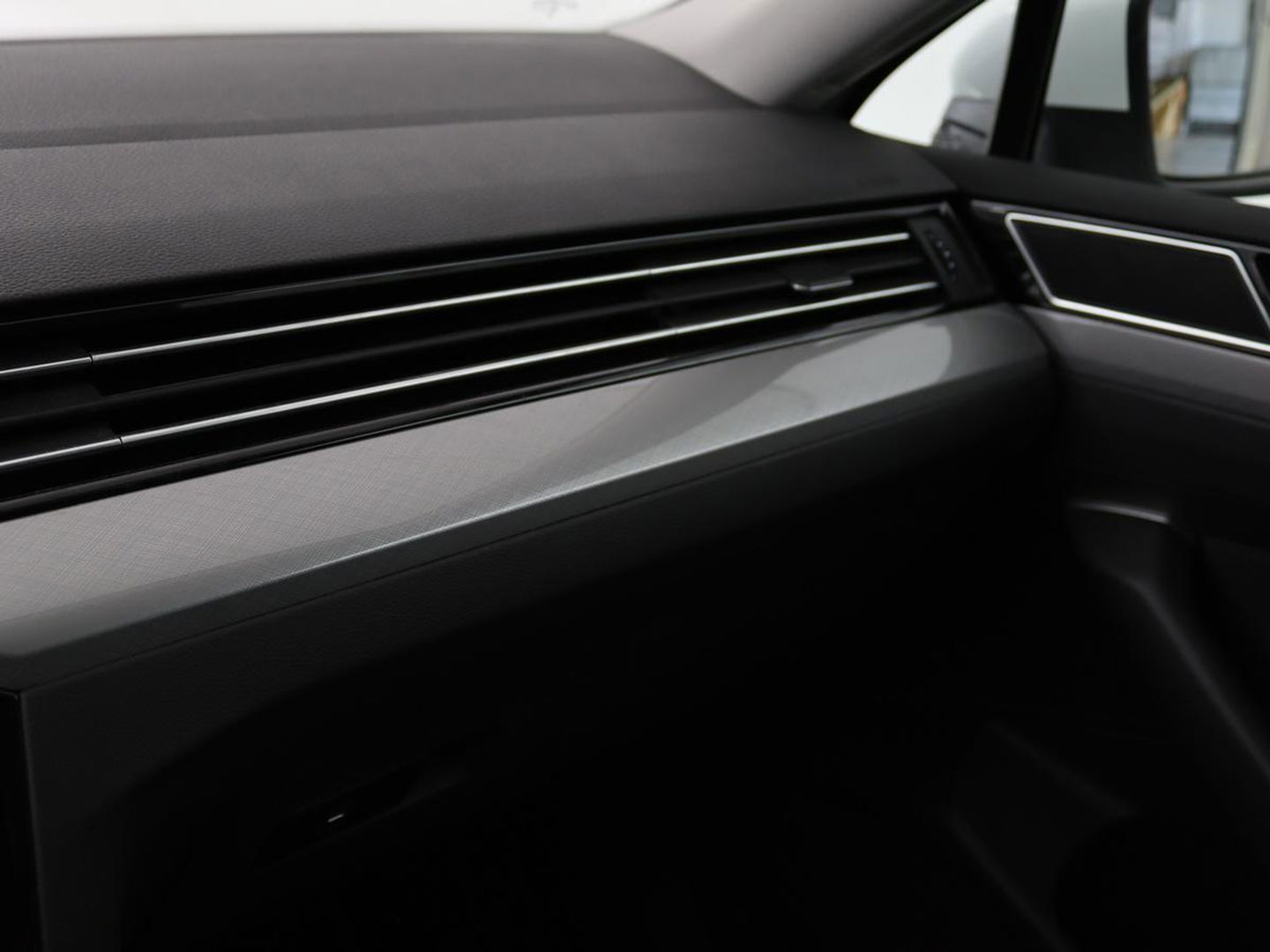 Volkswagen Passat 2.0 TDI Comfort Business | Stoelverwarming | Camera | Adaptive cruise | Carplay | Massage | Navigatie | Full LED | Parkeerhulp