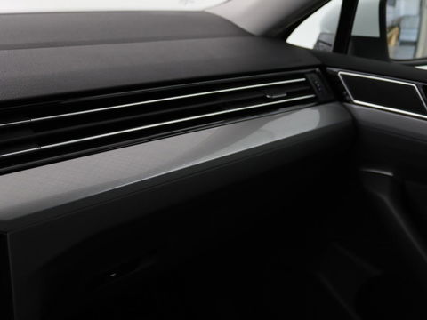 Volkswagen Passat 2.0 TDI Comfort Business | Stoelverwarming | Camera | Adaptive cruise | Carplay | Massage | Navigatie | Full LED | Parkeerhulp