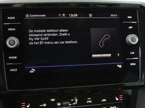 Volkswagen Passat 2.0 TDI Comfort Business | Stoelverwarming | Camera | Adaptive cruise | Carplay | Massage | Navigatie | Full LED | Parkeerhulp