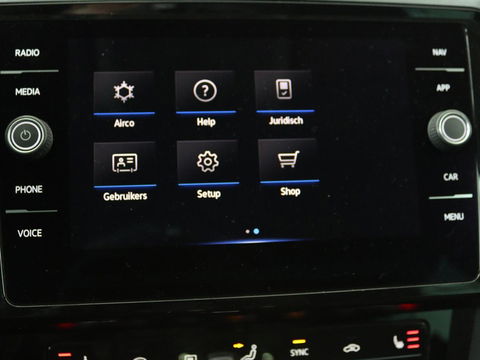Volkswagen Passat 2.0 TDI Comfort Business | Stoelverwarming | Camera | Adaptive cruise | Carplay | Massage | Navigatie | Full LED | Parkeerhulp