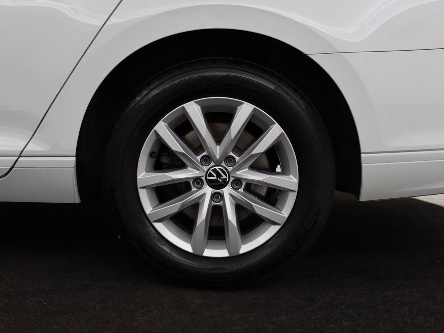 Volkswagen Passat 2.0 TDI Comfort Business | Stoelverwarming | Camera | Adaptive cruise | Carplay | Massage | Navigatie | Full LED | Parkeerhulp