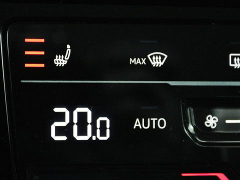 Volkswagen Passat 2.0 TDI Comfort Business | Stoelverwarming | Camera | Adaptive cruise | Carplay | Massage | Navigatie | Full LED | Parkeerhulp