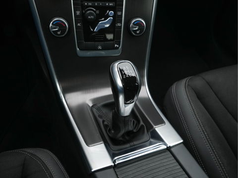 Volvo XC60 2.0 D4 FWD Momentum Business-Pack-Connect *LEATHER-MICROFIBRE | NAVI-FULLMAP |  ECC | HEATED-SEATS | PDC | CRUISE | COMFORT-SEATS | 18''ALU*