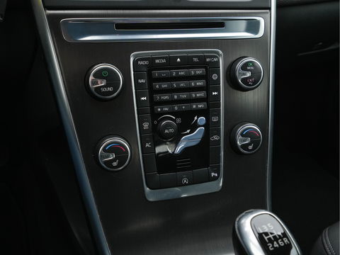 Volvo XC60 2.0 D4 FWD Momentum Business-Pack-Connect *LEATHER-MICROFIBRE | NAVI-FULLMAP |  ECC | HEATED-SEATS | PDC | CRUISE | COMFORT-SEATS | 18''ALU*