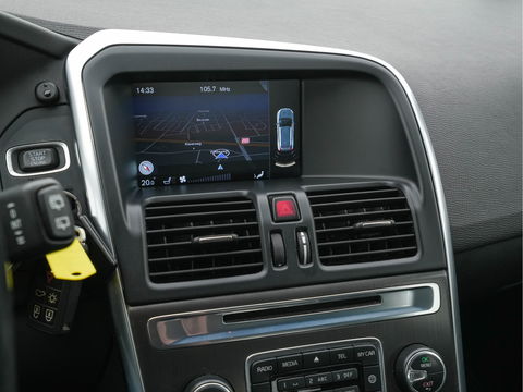 Volvo XC60 2.0 D4 FWD Momentum Business-Pack-Connect *LEATHER-MICROFIBRE | NAVI-FULLMAP |  ECC | HEATED-SEATS | PDC | CRUISE | COMFORT-SEATS | 18''ALU*