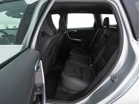 Volvo XC60 2.0 D4 FWD Momentum Business-Pack-Connect *LEATHER-MICROFIBRE | NAVI-FULLMAP |  ECC | HEATED-SEATS | PDC | CRUISE | COMFORT-SEATS | 18''ALU*