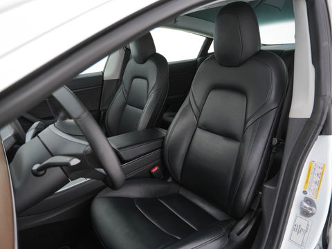 Tesla Model 3 Standard RWD Plus 60 kWh [ 3-Fase ] (INCL-BTW) Aut. *PANO | AUTO-PILOT | NAPPA-LEATHER | KEYLESS | FULL-LED | MEMORY-PACK | SURROUND-VIEW | DAB | CARPLAY | DIGI-COCKPIT | LANE-ASSIST | COMFORT-SEATS | 19"ALU*